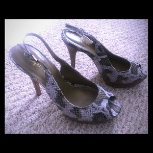 Early 2000s Cole Haan peeptoe heels size 8.5